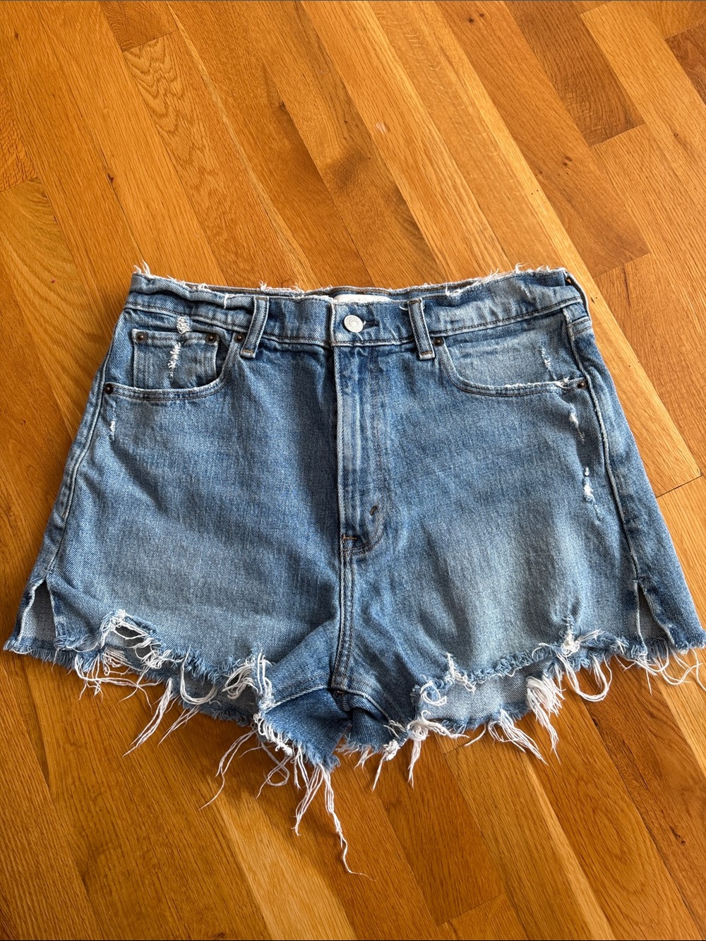 Abercrombie High Rise Mom Short